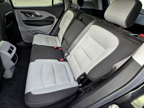 Used 2024 GMC Terrain SLE image 23