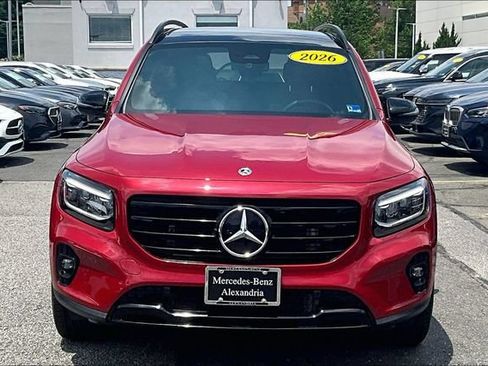 Used 2026 Mercedes-Benz GLB 250 4MATIC image 2
