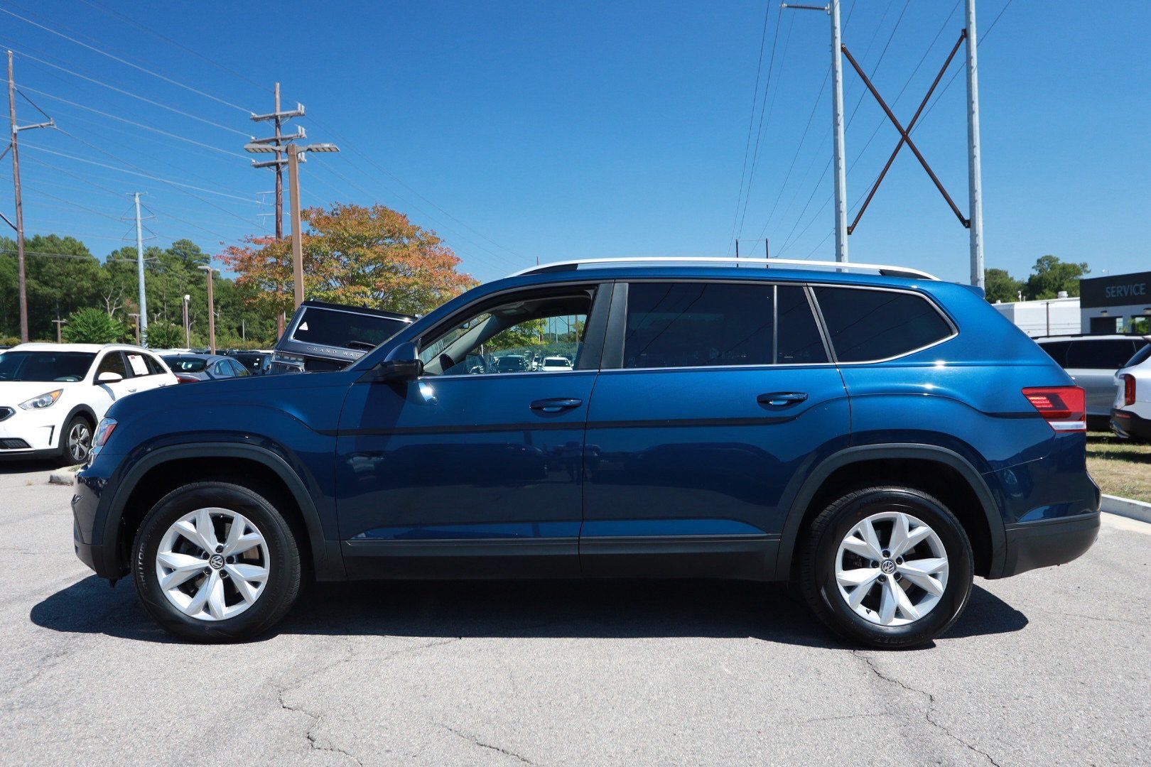 Used 2018 Volkswagen Atlas SE FWD image 2