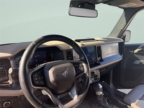 Used 2023 Ford Bronco Wildtrak image 20