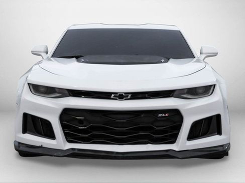 Used 2018 Chevrolet Camaro ZL1 image 3