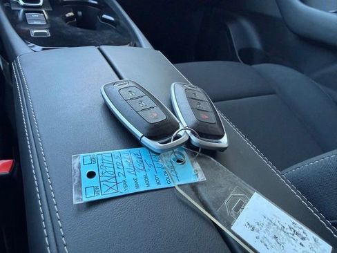 Used 2025 Nissan Rogue S image 32