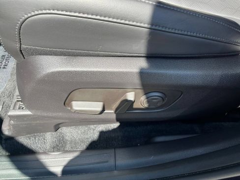 Used 2026 Kia Carnival FWD image 19
