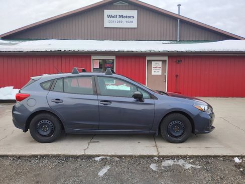 Used 2017 Subaru Impreza 2.0i image 1