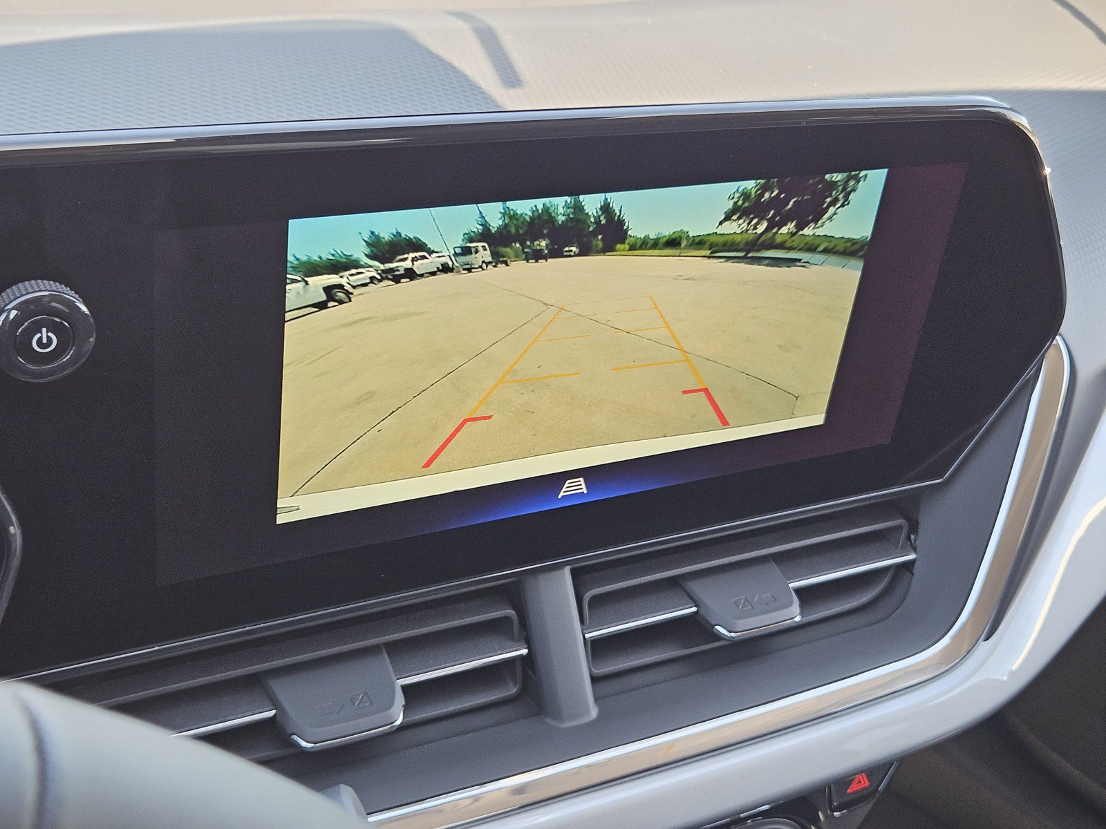 New 2026 Chevrolet Trax LT w/ Driver Confidence Package FWD image 13