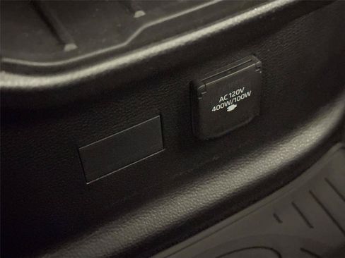 Used 2022 Toyota Tundra SR5 w/ SR5 Premium Package RWD image 34