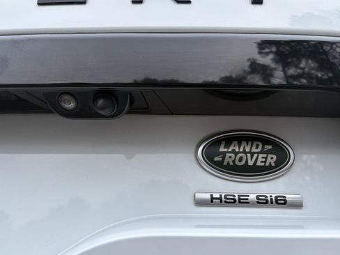 Used 2018 Land Rover Discovery HSE image 10