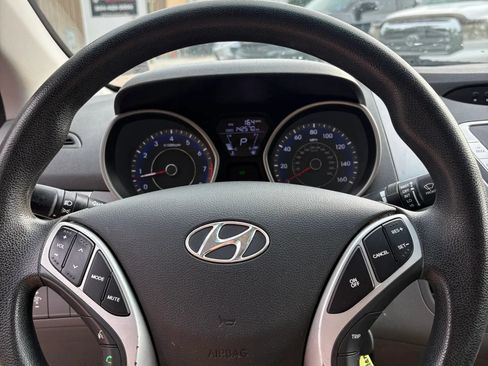 Used 2012 Hyundai Elantra GLS w/ Preferred Pkg 3 FWD image 12