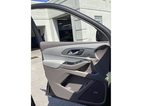 Used 2018 Chevrolet Traverse LT w/ LPO, Floor Liner Package AWD/4WD image 18