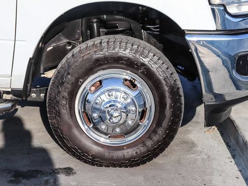 Used 2024 RAM 3500 Big Horn AWD/4WD image 11