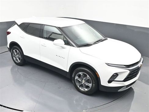 Used 2023 Chevrolet Blazer LT image 37