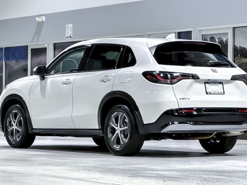 Used 2025 Honda HR-V EX-L image 3