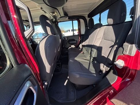 Used 2022 Jeep Gladiator Sport image 10