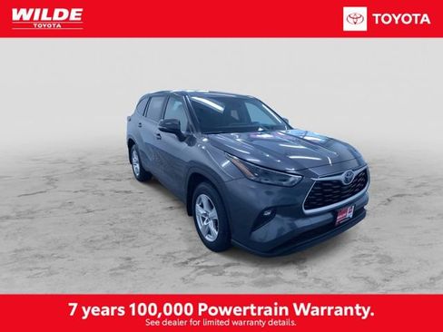 Certified 2024 Toyota Highlander LE AWD/4WD image 3