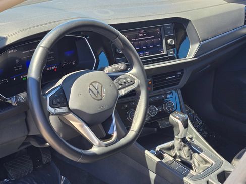 Used 2024 Volkswagen Jetta SE FWD image 27