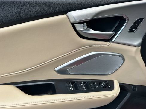 Used 2023 Acura RDX w/ Technology Package FWD image 11