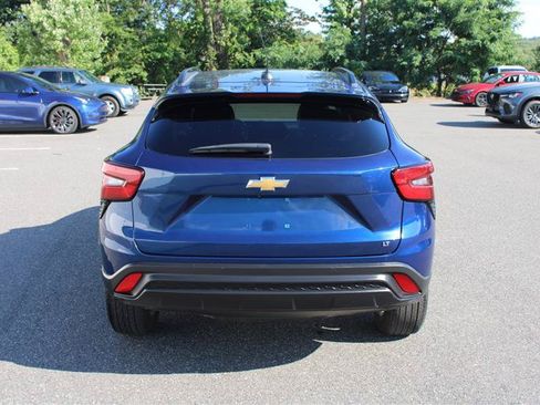 Used 2024 Chevrolet Trax LT w/ Driver Confidence Package FWD image 6