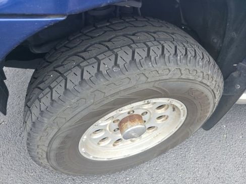 Used 2014 Toyota Tacoma PreRunner w/ SR5 Package image 10