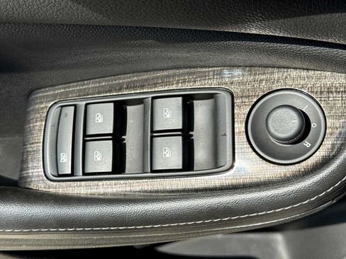 Used 2015 Chevrolet Malibu LT w/ Leather Package FWD image 17