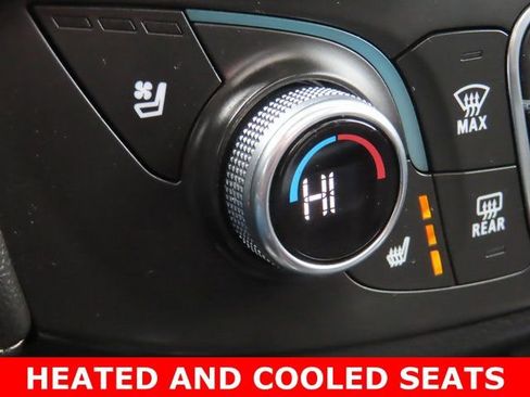 Used 2023 Chevrolet Traverse Premier image 8