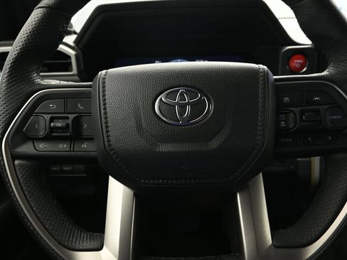 Used 2025 Toyota Tacoma TRD Off-Road w/ TRD Off Road Upgrade Package AWD/4WD image 27