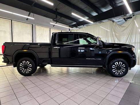 Used 2025 GMC Sierra 2500 Denali Ultimate AWD/4WD image 2
