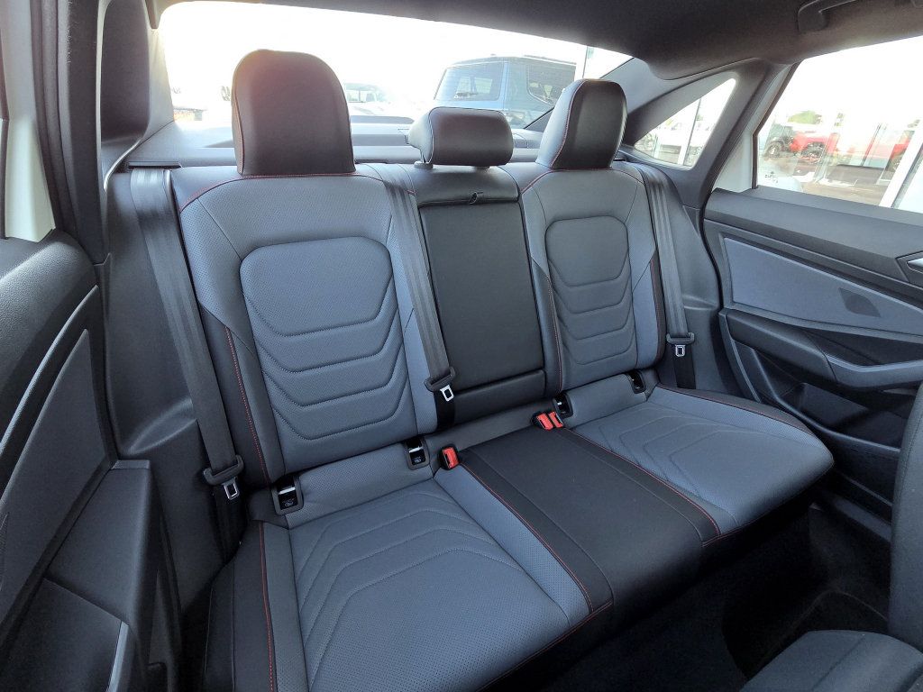 Used 2025 Volkswagen Jetta GLI Autobahn FWD image 47