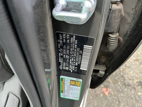 Used 2025 Hyundai Elantra SEL image 29