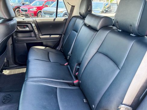 Used 2023 Toyota 4Runner TRD Off-Road Premium w/ Moonroof Package AWD/4WD image 18