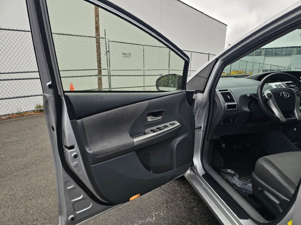 Used 2012 Toyota Prius V Three FWD image 18