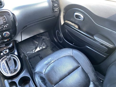 Used 2016 Kia Soul ! FWD image 17
