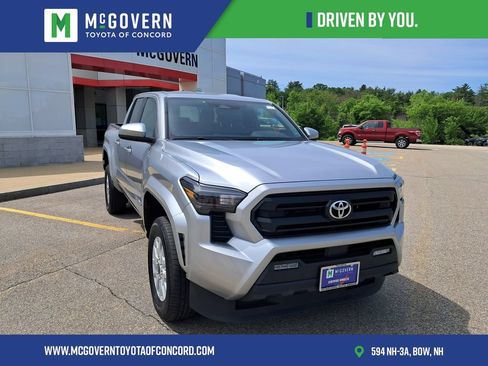 Used 2025 Toyota Tacoma SR5 AWD/4WD image 7