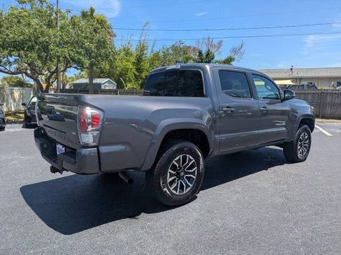 Used 2022 Toyota Tacoma TRD Sport w/ Technology Package AWD/4WD image 4