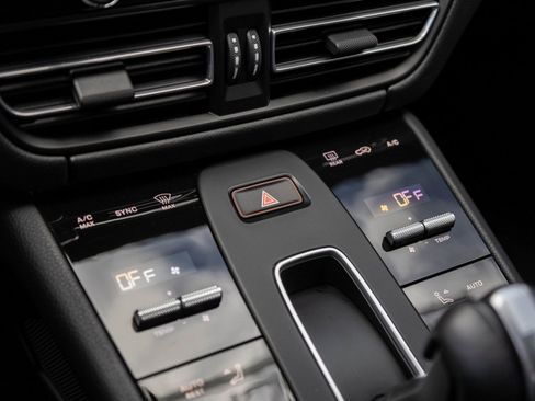 Certified 2026 Porsche Macan image 26