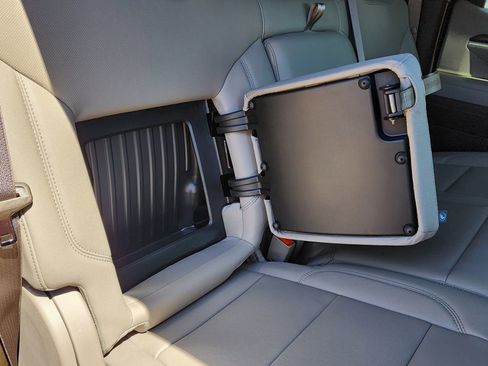 New 2026 GMC Sierra 1500 SLT image 46