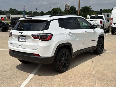 New 2026 Jeep Compass Latitude AWD/4WD image 9