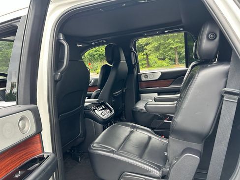 Used 2020 Lincoln Navigator Reserve w/ Luxury Package AWD/4WD image 46