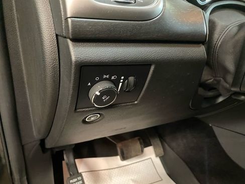 Used 2018 Jeep Grand Cherokee Altitude AWD/4WD image 22