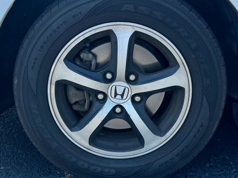 Used 2015 Honda Civic Touring image 2