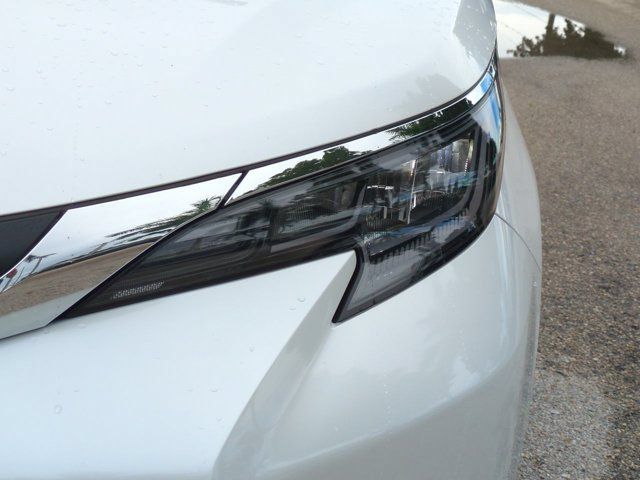 Used 2025 Toyota Sienna XLE w/ XLE Plus Package FWD image 10