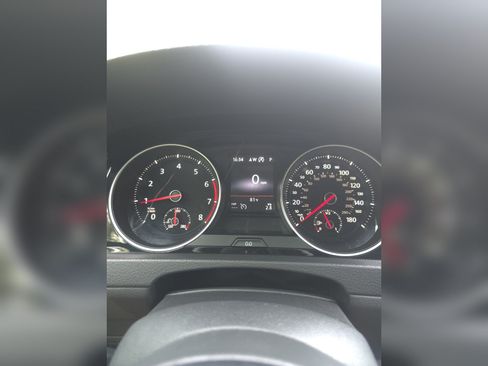 Used 2019 Volkswagen Golf 4-Door FWD image 13