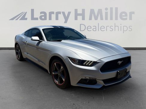 Used 2016 Ford Mustang Coupe w/ Equipment Group 051A RWD image 7