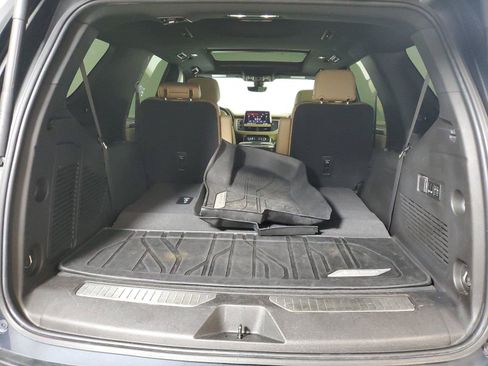 Used 2021 Chevrolet Tahoe Premier RWD image 8