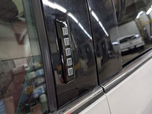 Used 2018 Ford F150 Platinum w/ Equipment Group 701A Luxury image 5