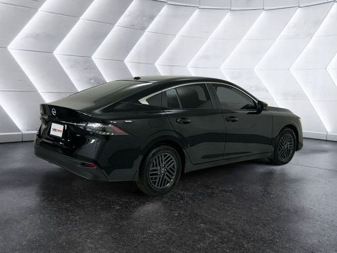 Used 2026 Nissan Sentra SV w/ SV Convenience Package FWD image 4