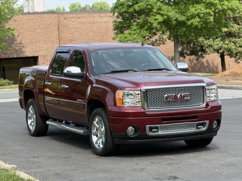 Used 2009 GMC Sierra 1500 Denali AWD/4WD image 3