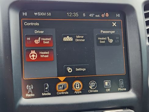 Used 2018 Jeep Cherokee Latitude Plus w/ Comfort/Convenience Group image 30