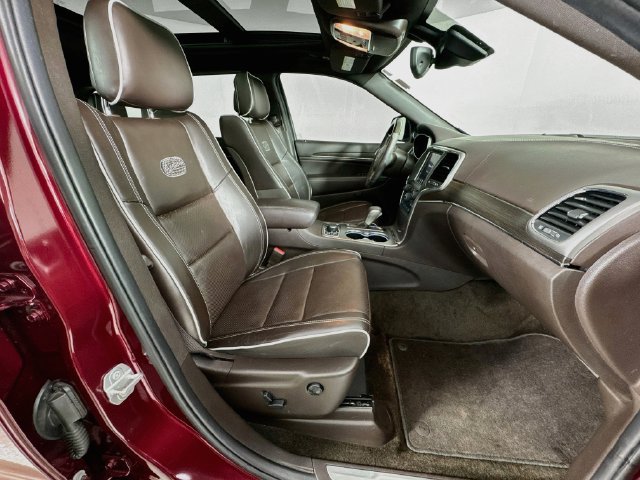 Used 2018 Jeep Grand Cherokee Overland AWD/4WD image 34