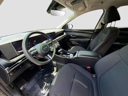 Certified 2025 Hyundai Tucson SE FWD image 20