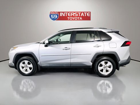Used 2020 Toyota RAV4 XLE w/ Convenience Package AWD/4WD image 4